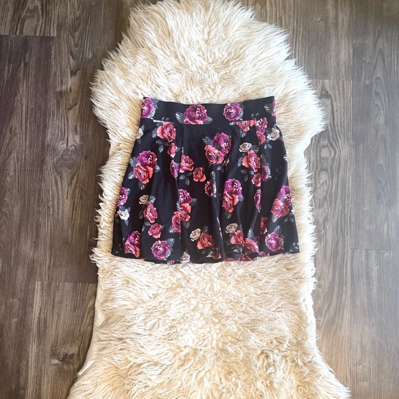 Divided by H&M Floral Skirt + Zipper - Picture 1 of 4